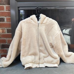 Top Shop Ivory Faux Fur short (4-6) zip jacket w/ hood